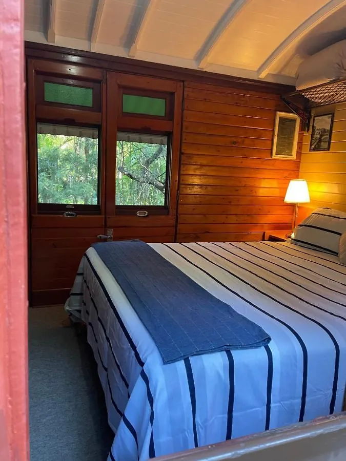 Mt Nebo Railway Carriage And Chalet Highvale 0*,  Australia