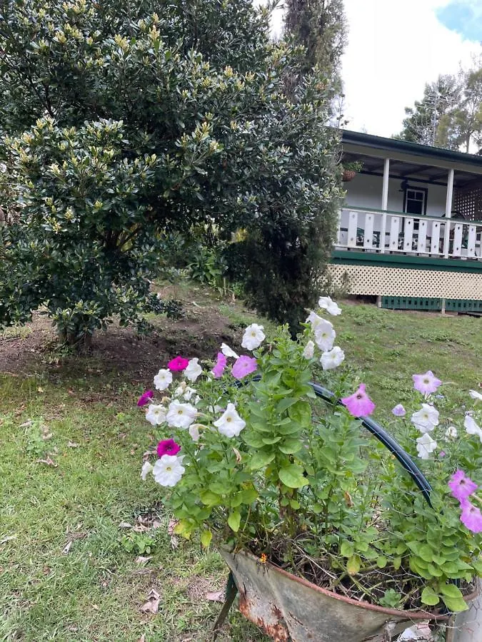 Mt Nebo Railway Carriage And Chalet Highvale 0*,