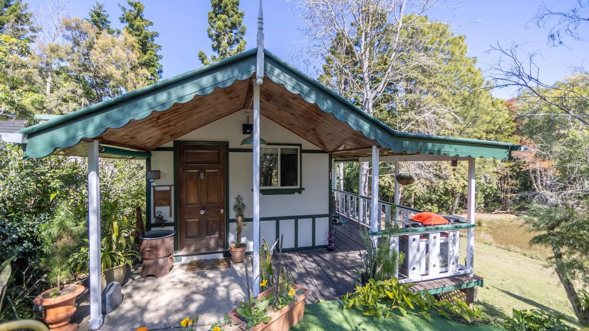 Mt Nebo Railway Carriage And Chalet Highvale