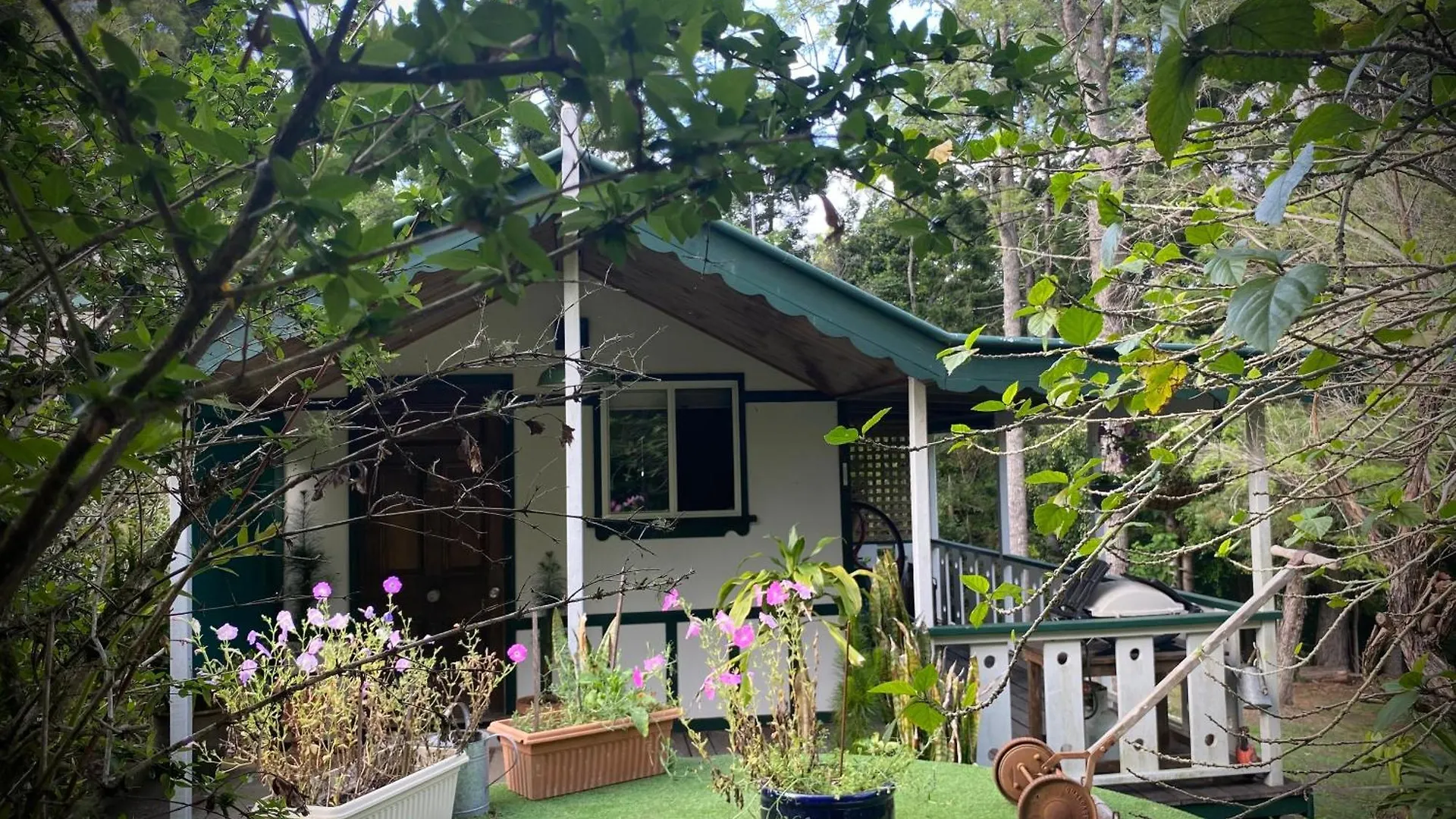 Mt Nebo Railway Carriage And Chalet Highvale 0*,  Australia